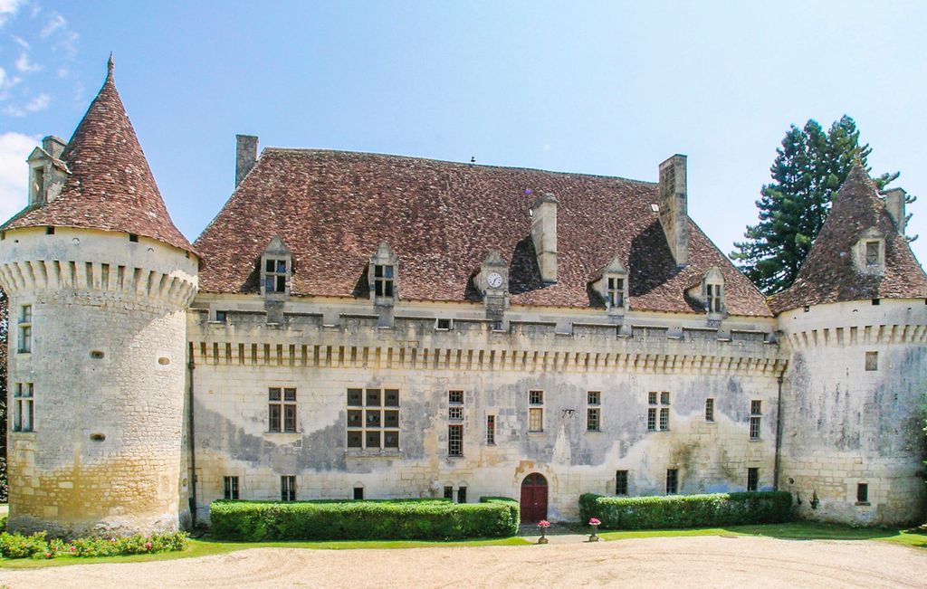 Chateau des Douves Dordogne Olivers Travels 2