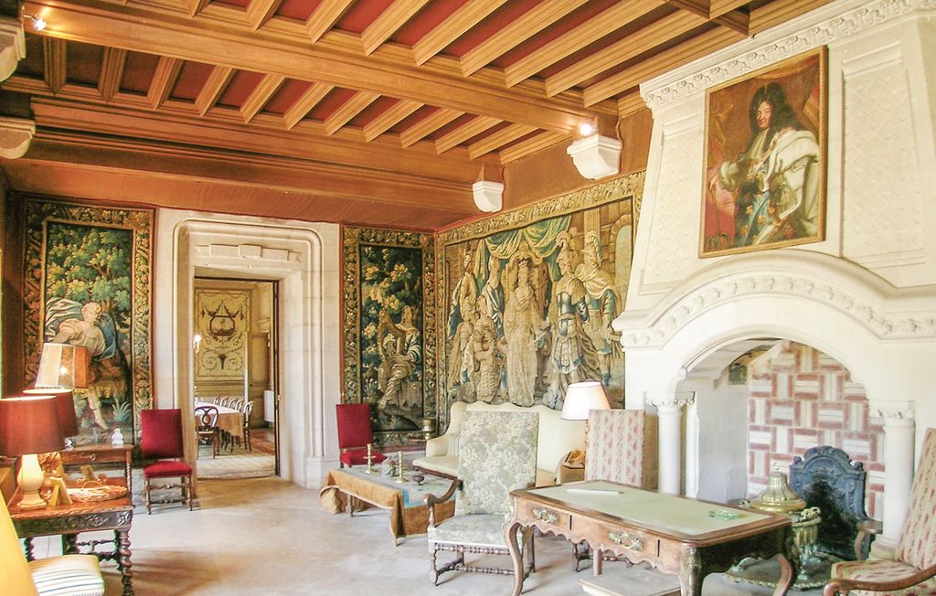 Chateau des Douves Dordogne Olivers Travels 3