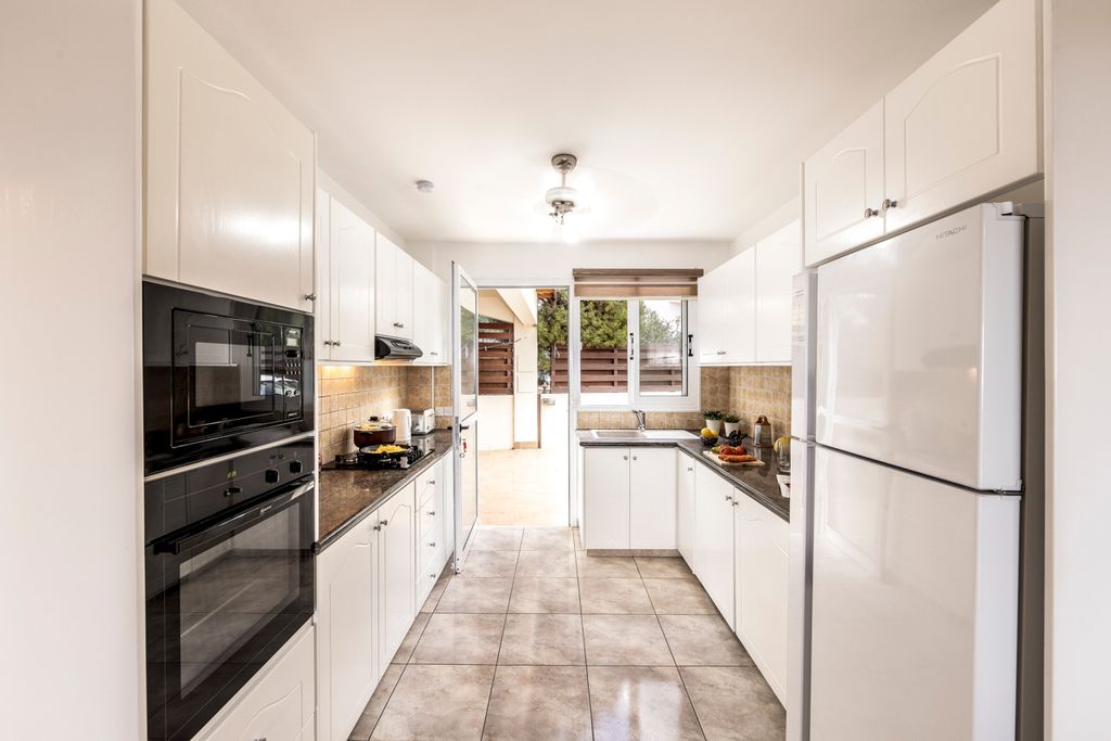 Villa Chrysos Paphos Olivers Travels5