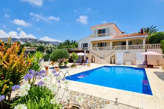 Villa Chrysos Paphos Olivers Travels1