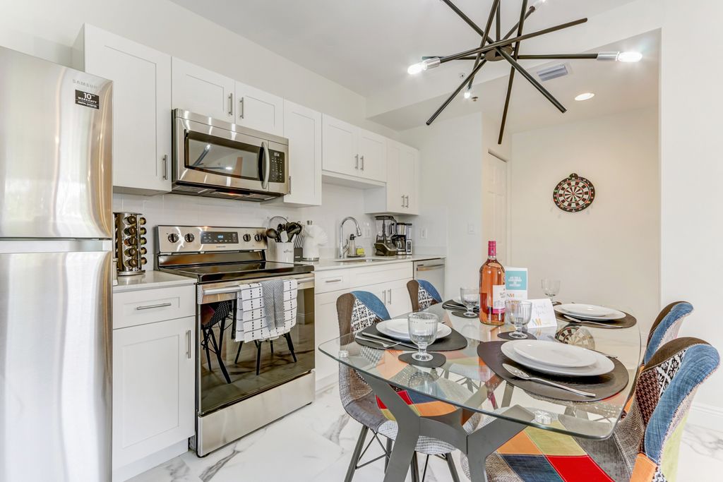 Apartment Beverly Miami Olivers Travels 3