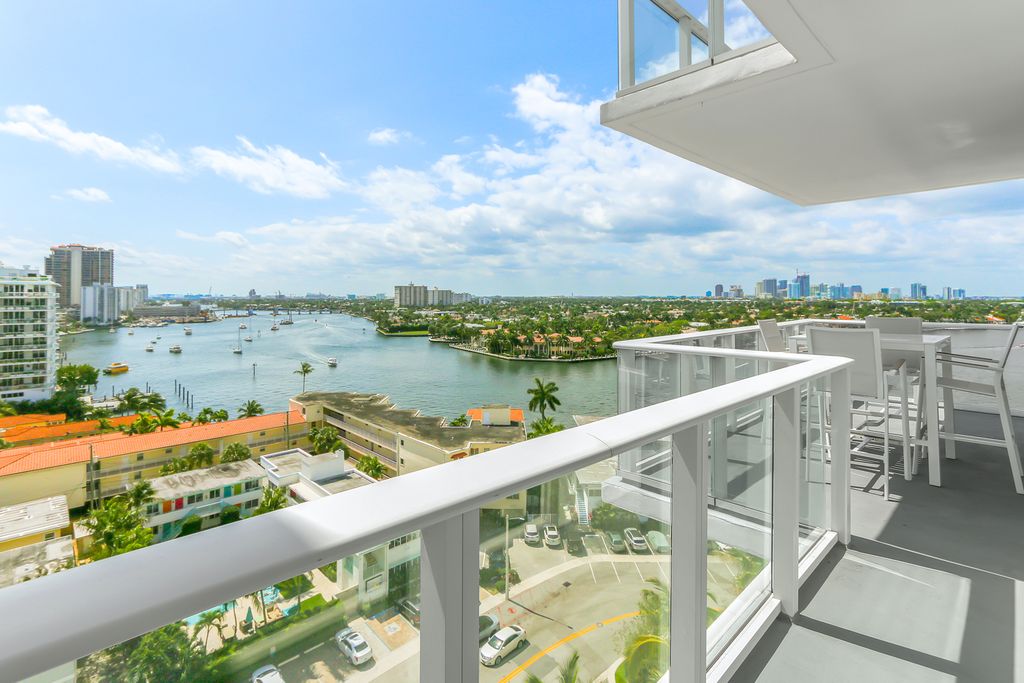 Apartment Riomar Fort Lauderdale Olivers Travels 1