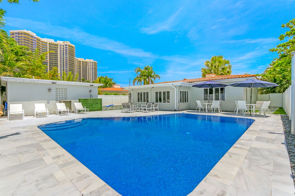 Lauder House Fort Lauderdale Olivers Travels 1