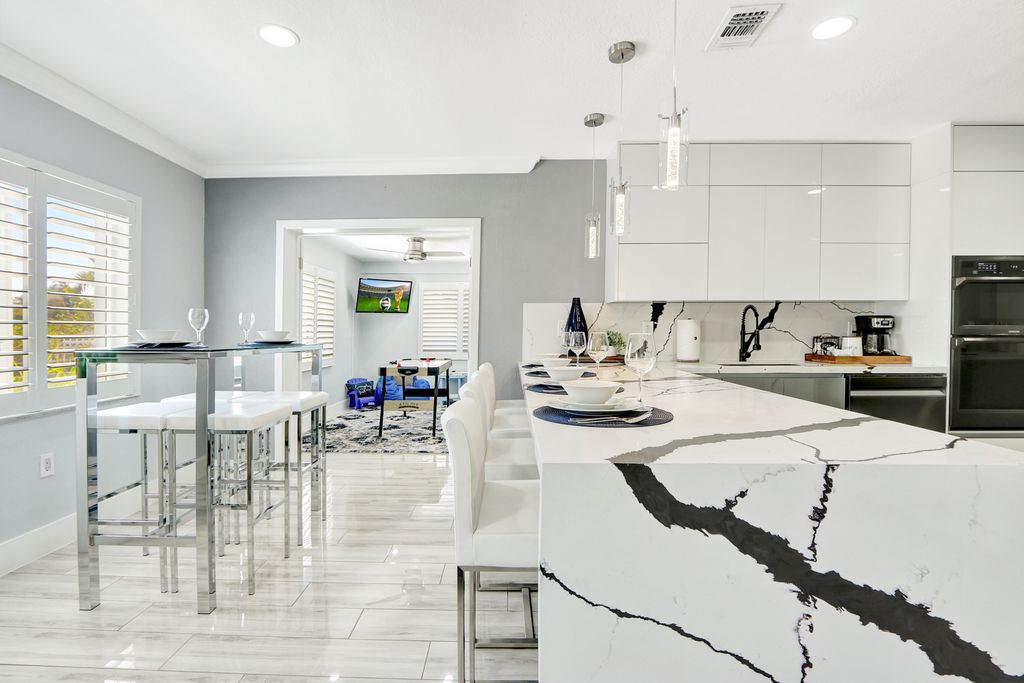 Perry House Miami Olivers Travels 4