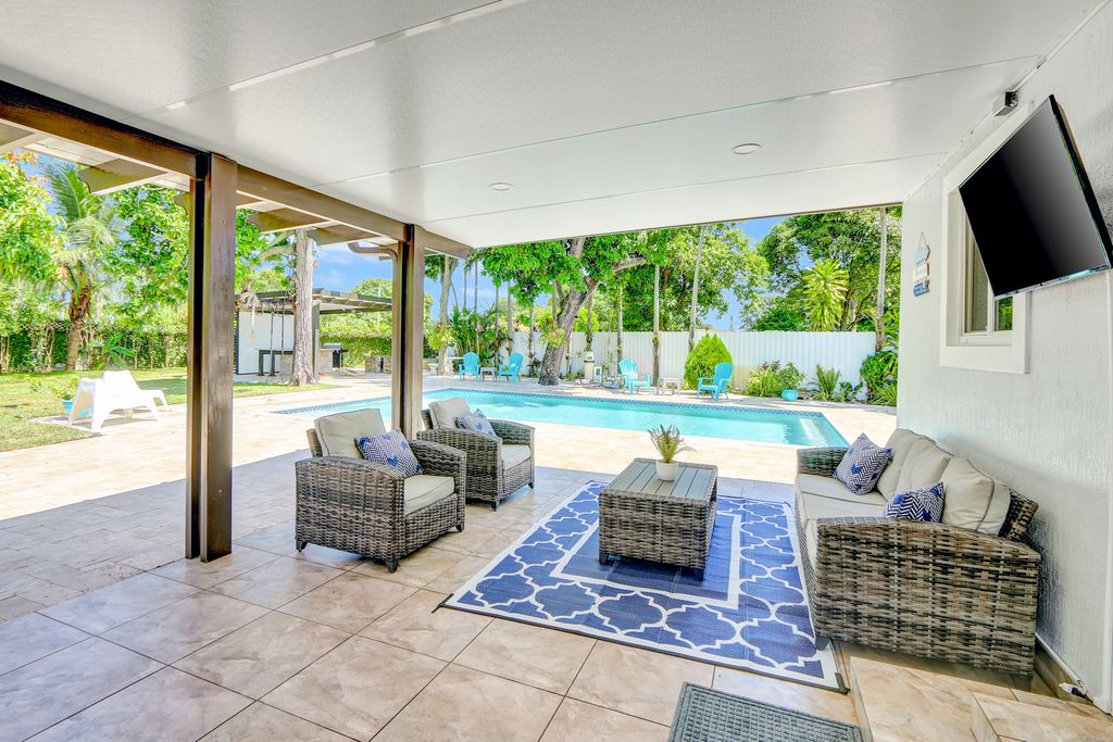 Perry House Miami Olivers Travels 5