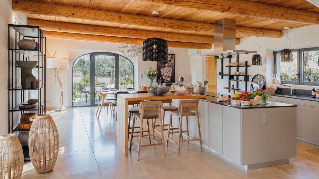 Maison Sanctuaire Provence Olivers Travels 5