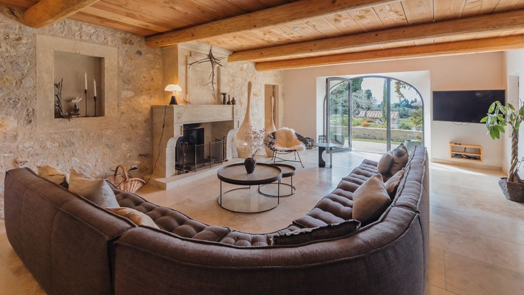 Maison Sanctuaire Provence Olivers Travels 3