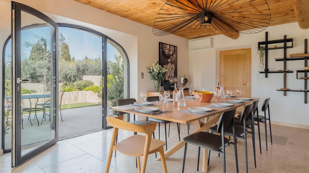 Maison Sanctuaire Provence Olivers Travels 4