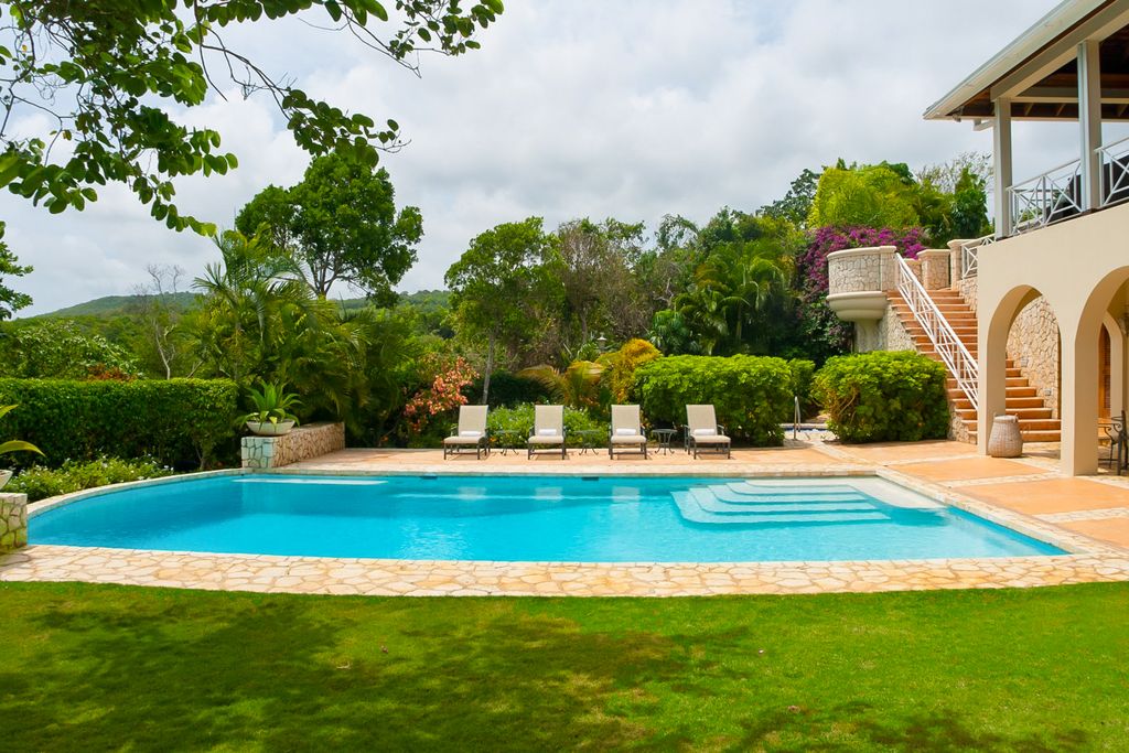 Jus Paradise at Rose Hall Jamaica Olivers Travel 2