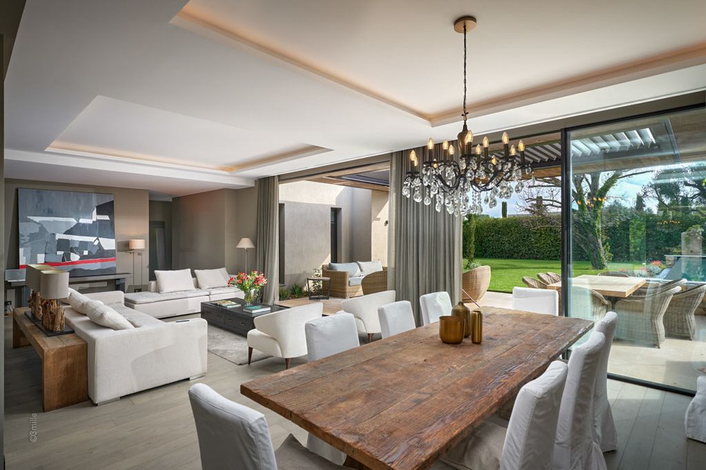 Maison Des Arts French Riviera Olivers Travels 4