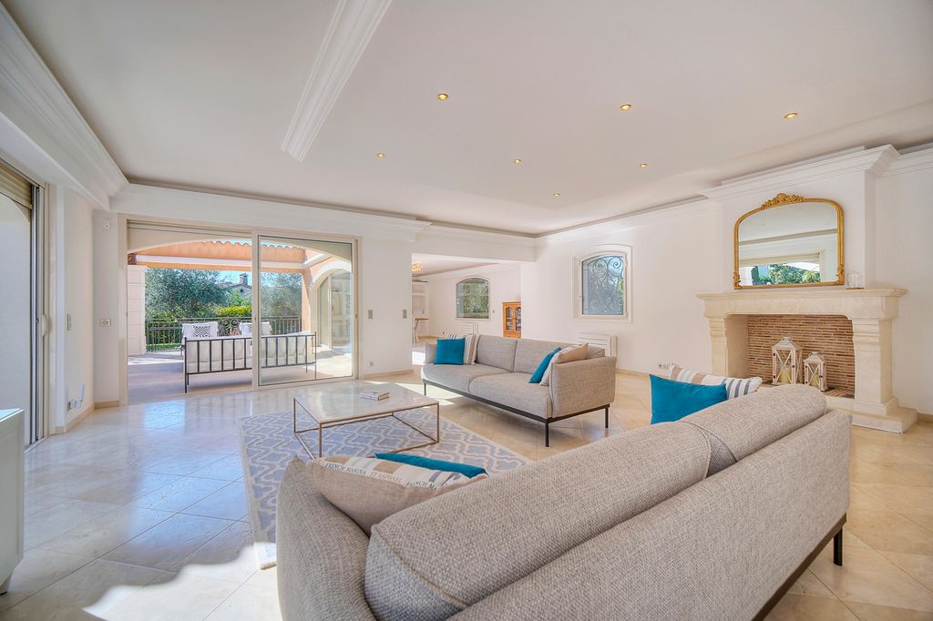 Villa Lys French Riviera Olivers Travels 2 01