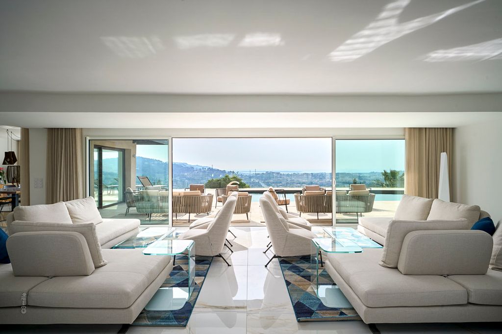 Vestaire French Riviera Olivers Travels 3