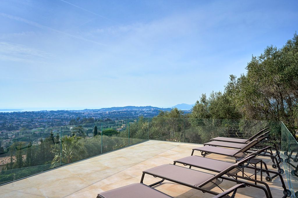 Vestaire French Riviera Olivers Travels 5