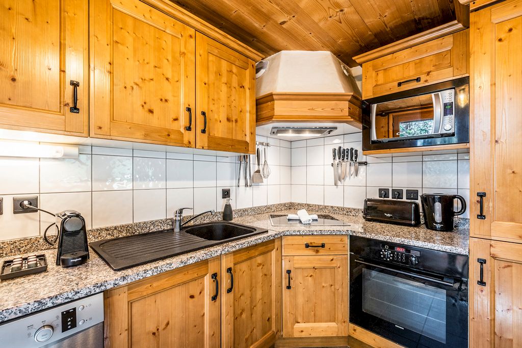 Chalet Plagnolet Chamonix Olivers Travels 5