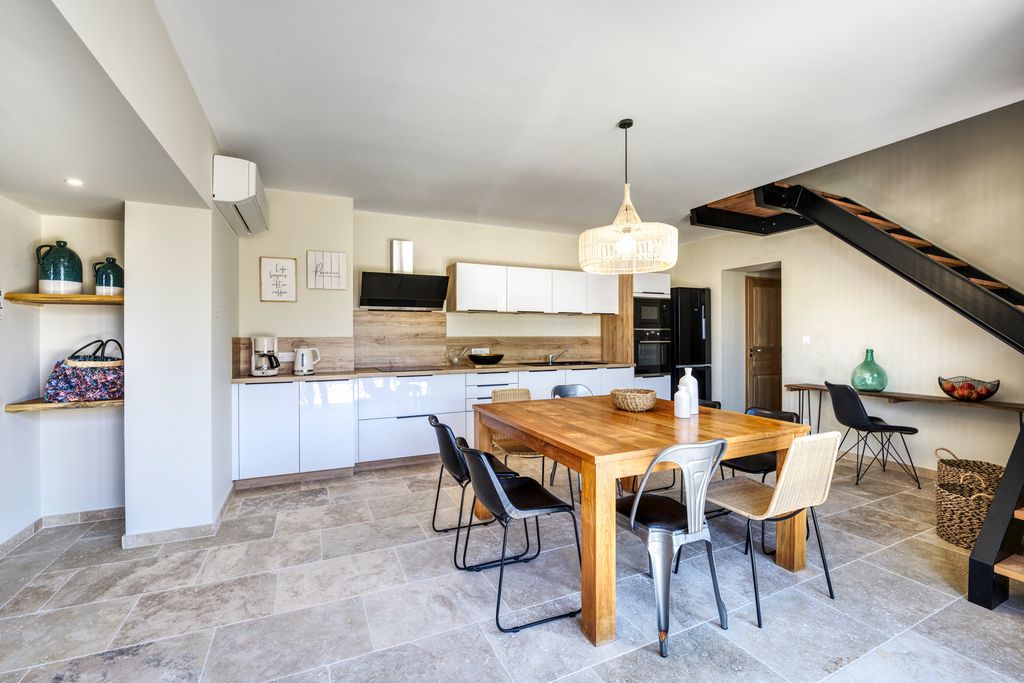 Maison Juplier Provence Alpes France OliversTravels 4