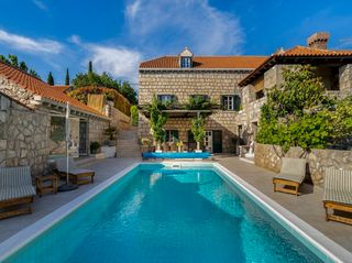 Villa Karolisa Dubrovnik Olivers Travels 1