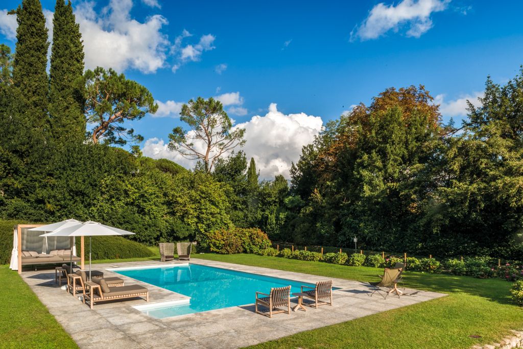 Villa Tremezzo Lake Como Italy OliversTravels 2