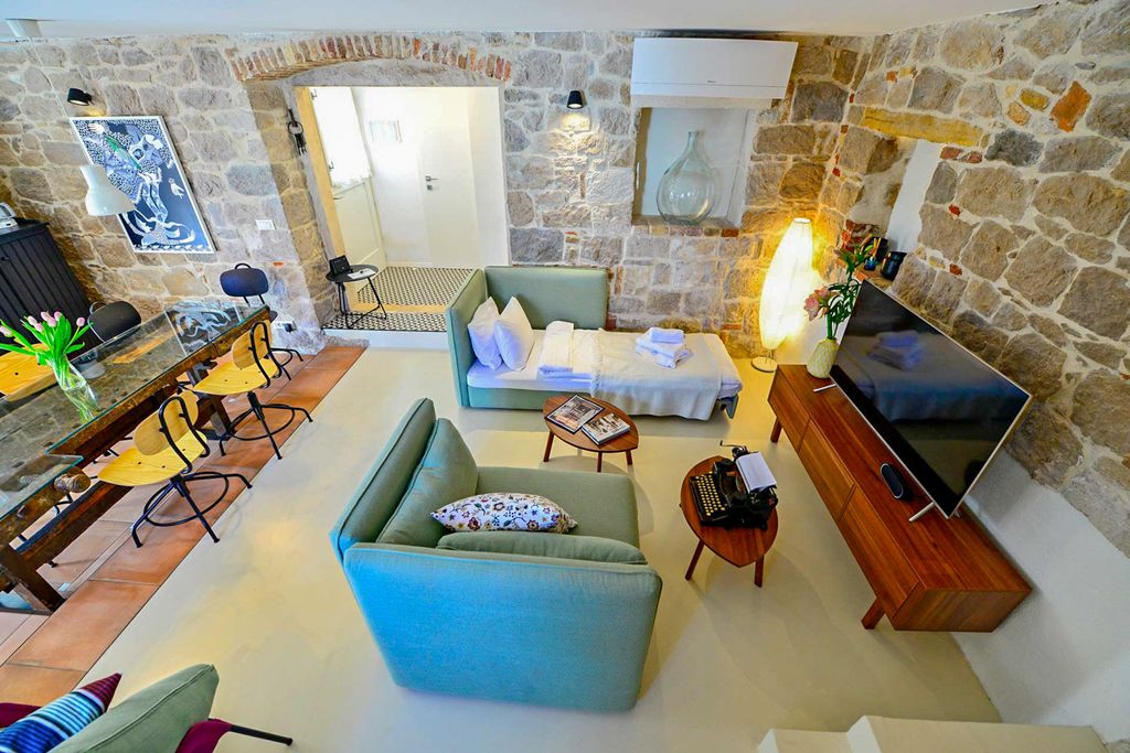 Villa Gimlet Dalmatia Coast Olivers Travels 3