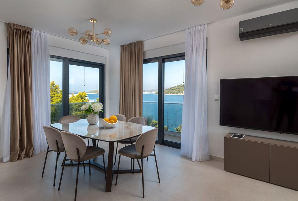 Villa Sarn Dalmatia Coast Olivers Travels 4