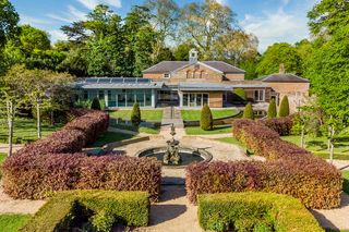 Craywood Mansion Kent South East OliversTravels1