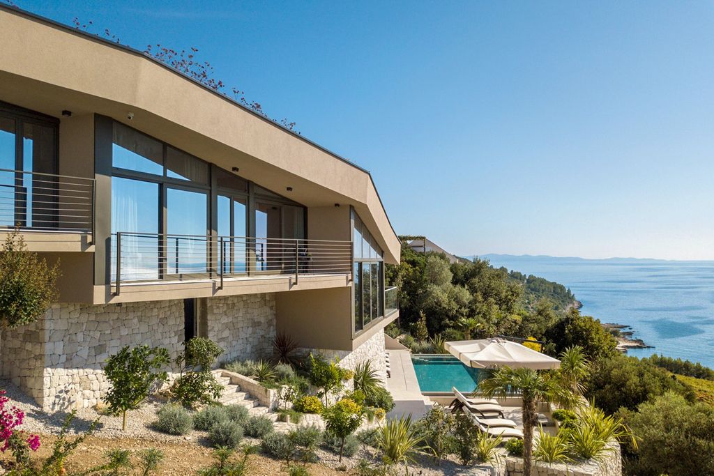 Villa Tinto Dalmatia Coast Olivers Travels 1