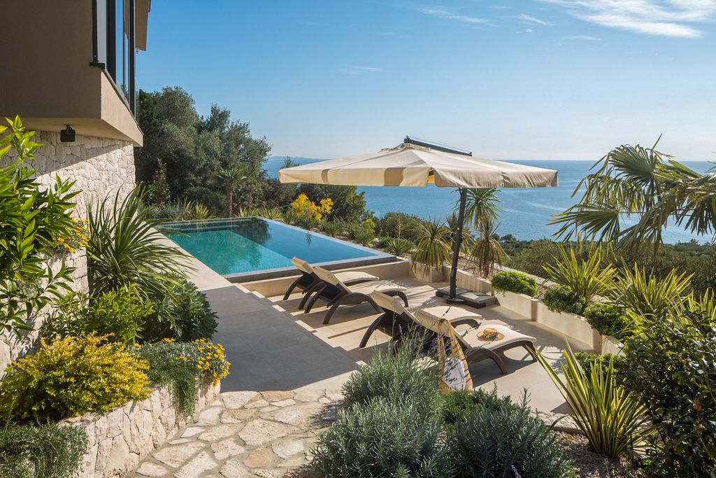 Villa Tinto Dalmatia Coast Olivers Travels 2