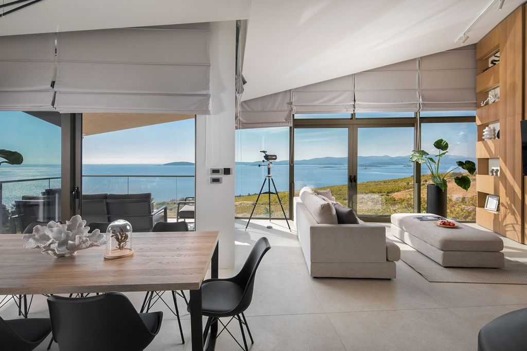 Villa Tinto Dalmatia Coast Olivers Travels 5