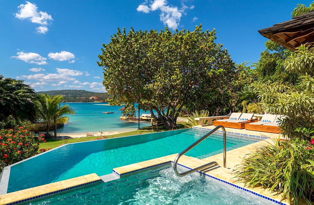 Amanoka On The Beach Jamaica Olivers Travels 1