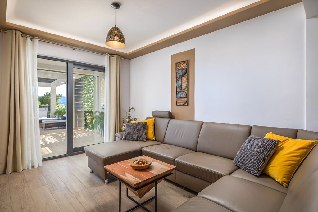 Villa Sovi Dalmatia Coast Olivers Travels 3