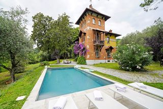 Pulsatilla Lake Garda Olivers Travels 1