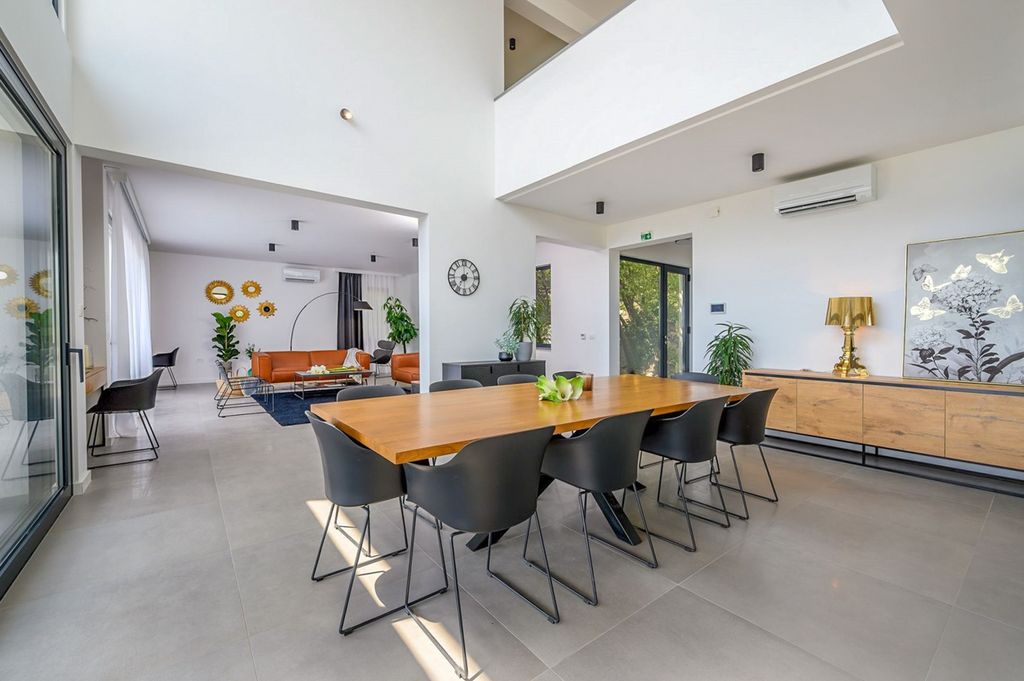 Villa Barte Dalmatia Coast Olivers Travels 4