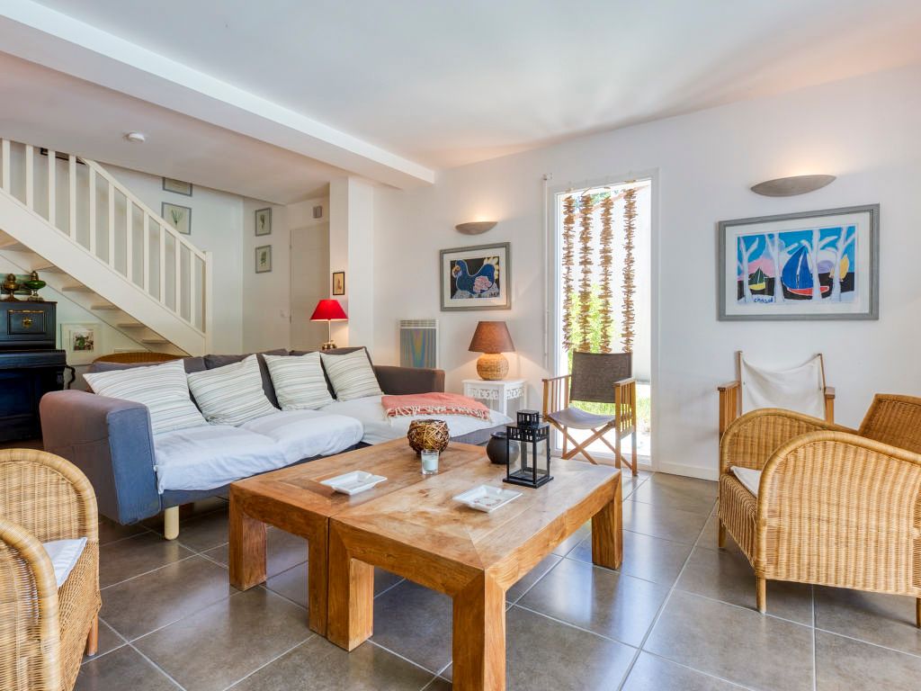 Maison Emeline Aquitaine Olivers Travels 3