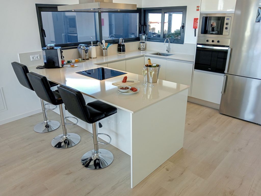 Casa Ribeira Madeira Olivers Travesl 5