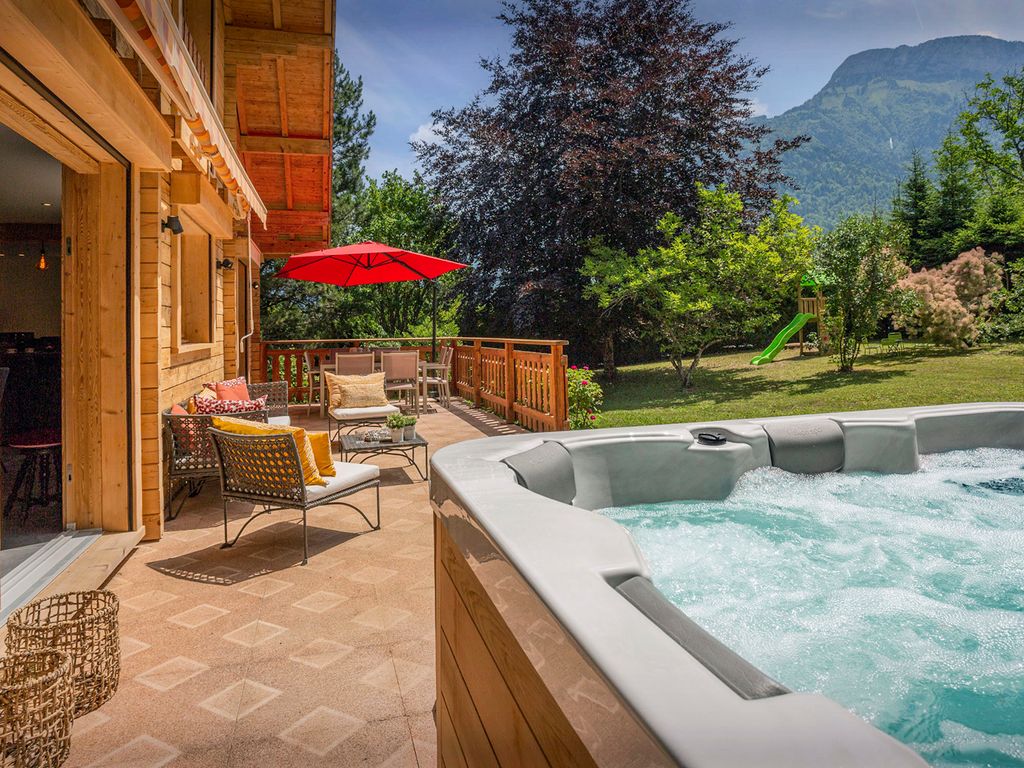 Vue des Pentes Rhone Alpes Olivers Travels 2