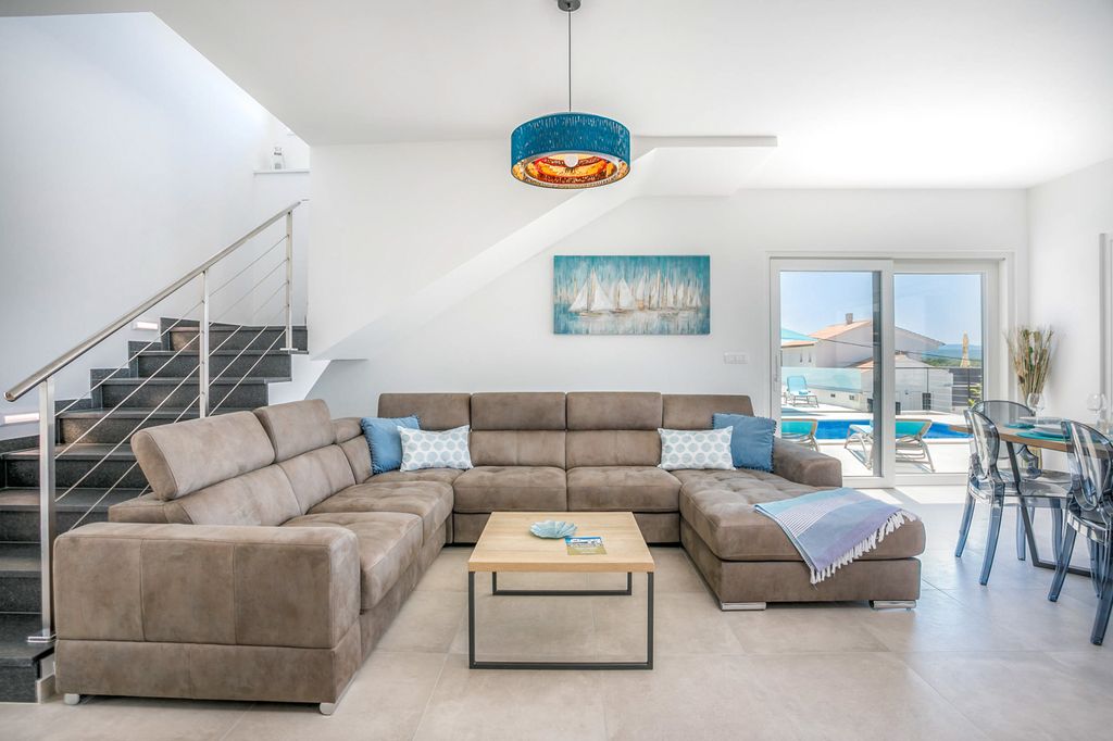 Villa Revlon Krk Olivers Travels 3