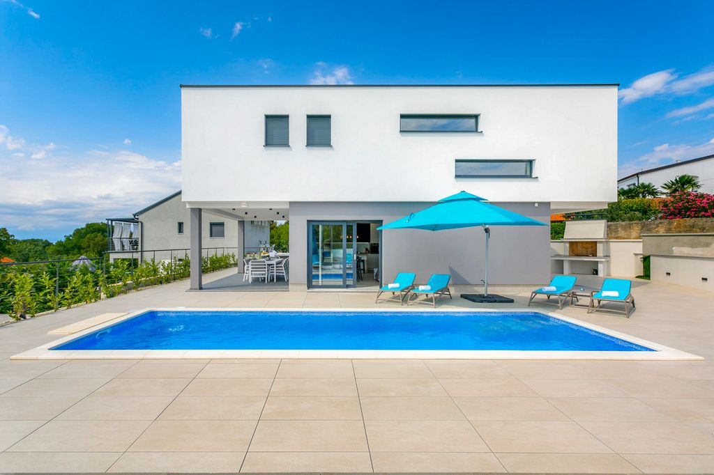 Villa Revlon Krk Olivers Travels 1