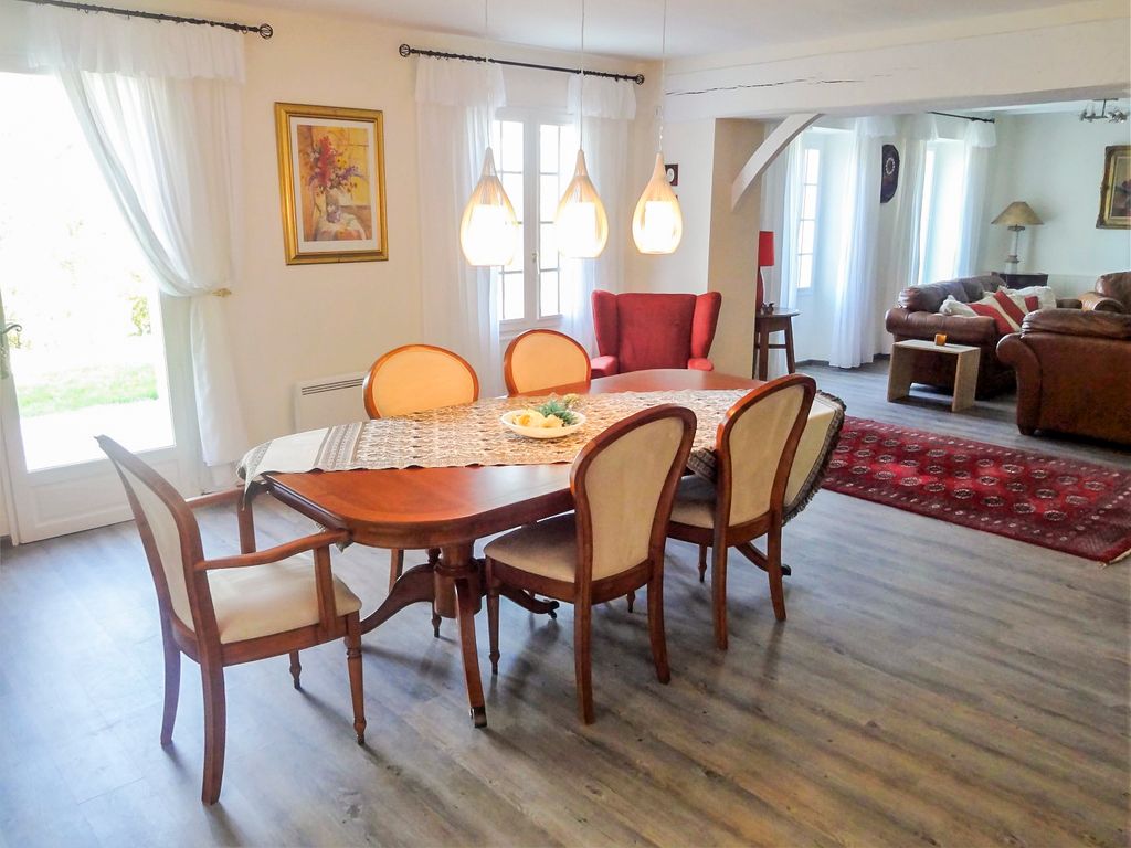 Maison Guirlande Dordogne Olivers Travels 4