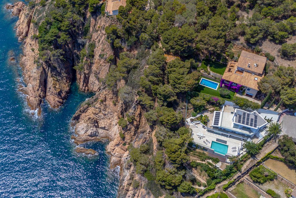 White Island Costa Brava Olivers Travels 2