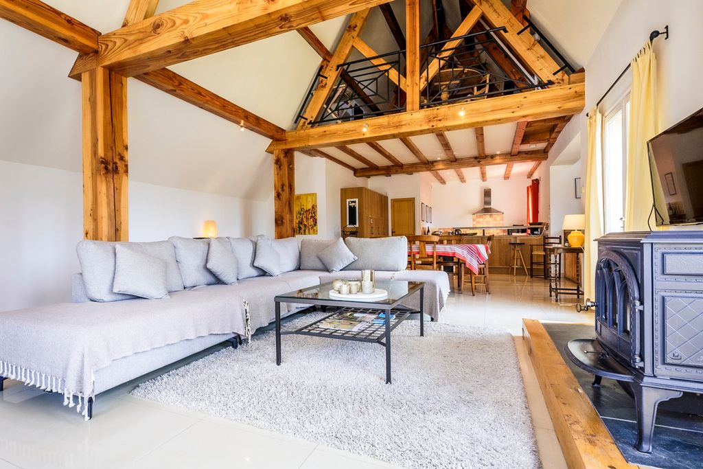 Maison des Sept Tours Dordogne Olivers Travels 3