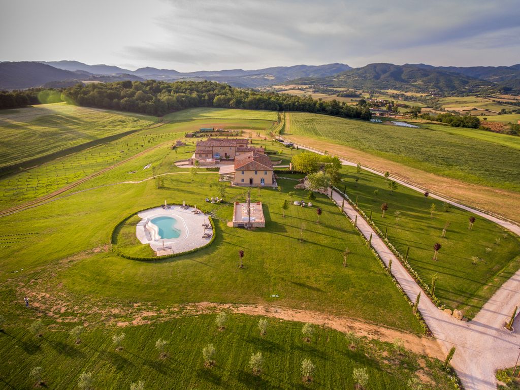 Casale Mirteto Tuscany Italy Olivers Travels 1