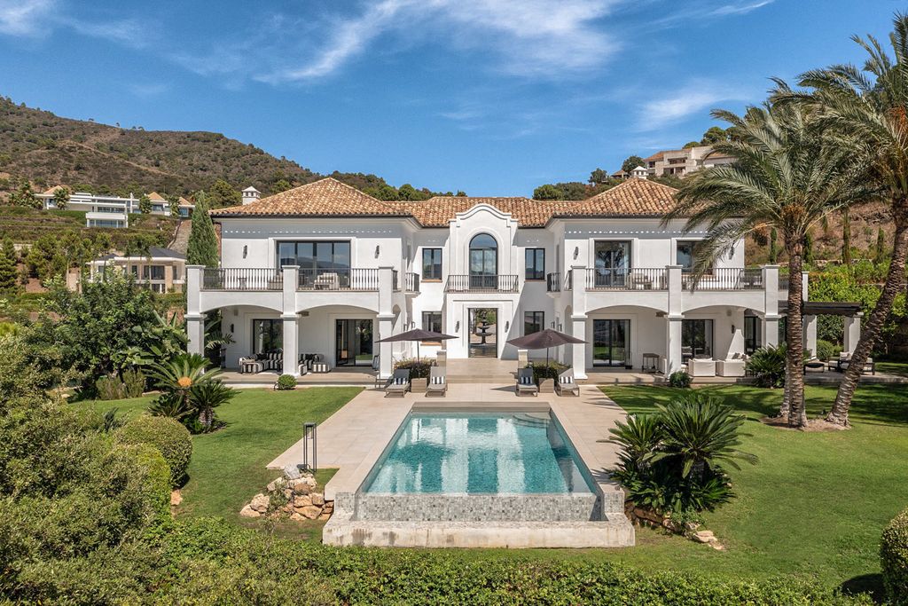 Villa Bisbala Costa Del Sol Olivers Travels 1