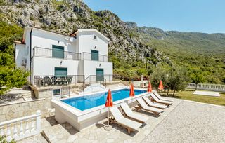 Villa Zoah Bay Kotor Olivers Travels 1