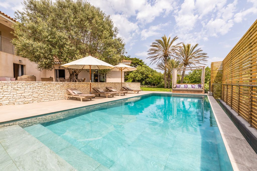 Villa Coccinelle Corsica Olivers Travels 01