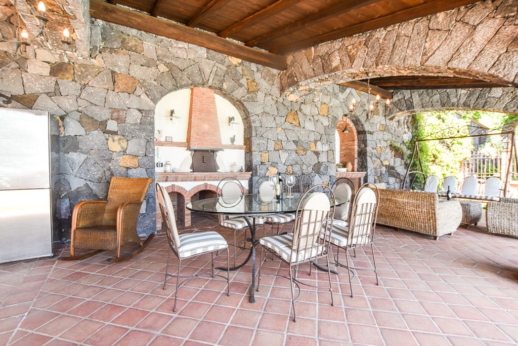 Villa Barri Eastern Sicilly OliversTravels 13