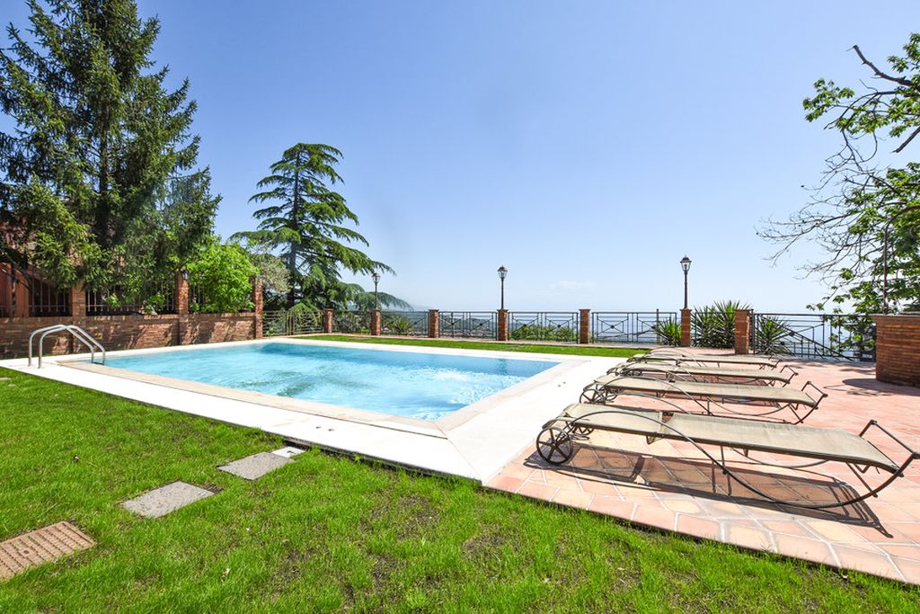 Villa Barri Eastern Sicilly OliversTravels 19