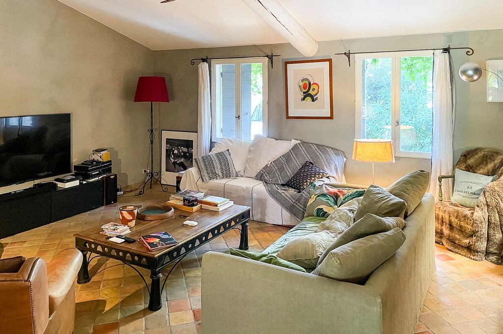 Maison Jeanette Provence Olivers Travels 4