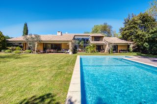 Maison Meryl Provence Olivers Travels 1
