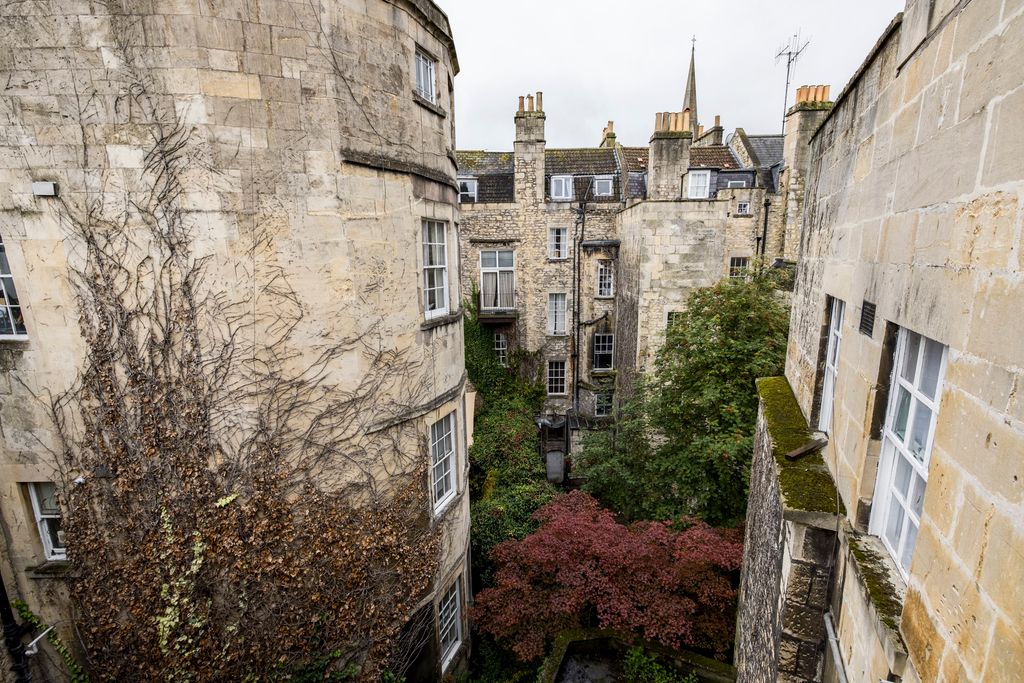 Pierrepont House Bath Olivers Travels 4