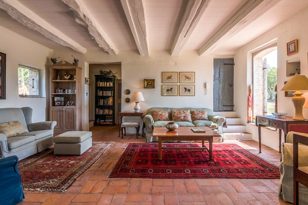 Villa Mogliano Marche Olivers Travels 3