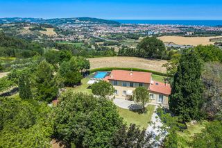 Villa Castagni Marche Olivers Travels 2